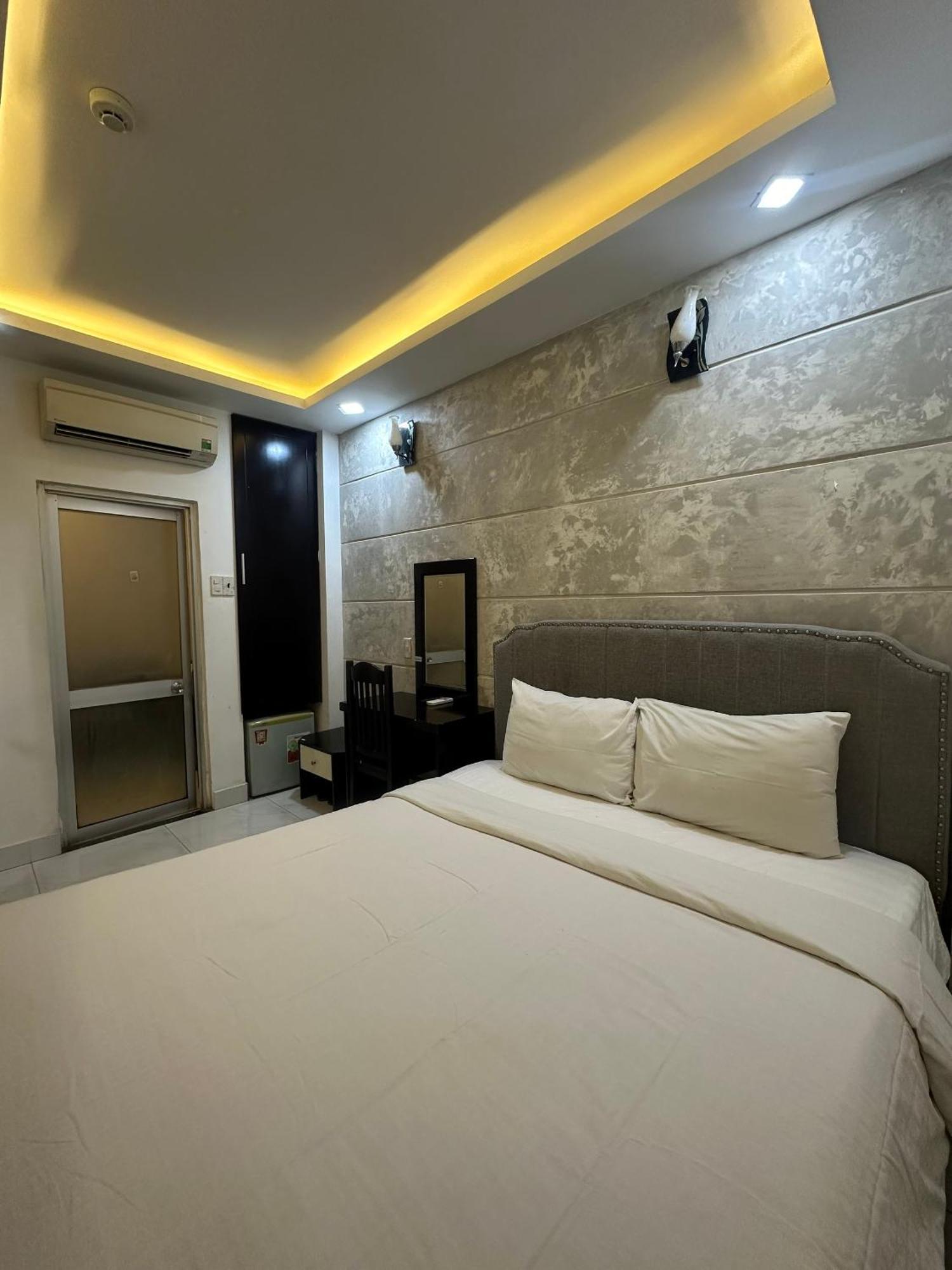 Yaya Sai Gon Hotel Bui Vien Walking Street ホーチミン市 エクステリア 写真