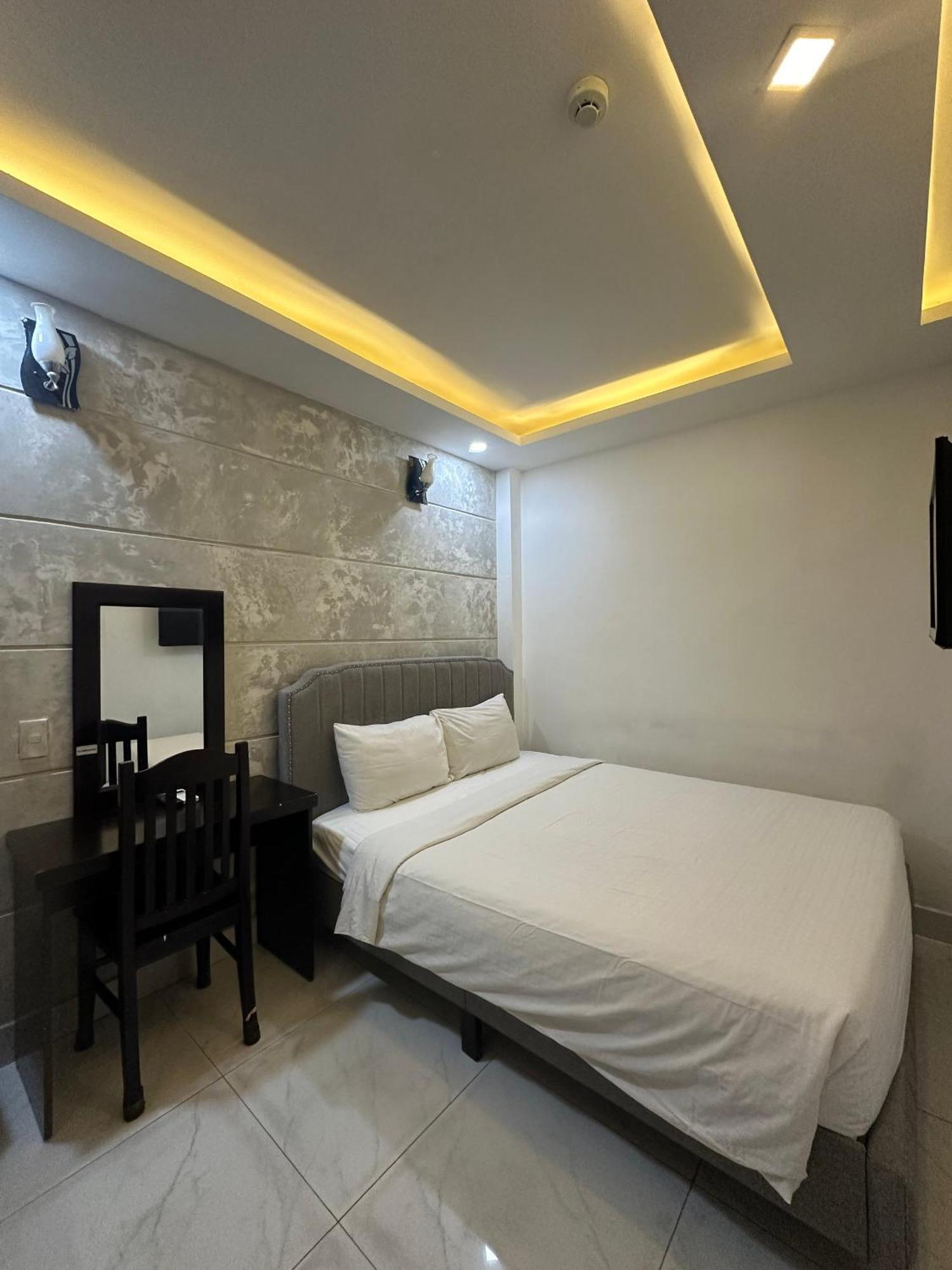 Yaya Sai Gon Hotel Bui Vien Walking Street ホーチミン市 エクステリア 写真